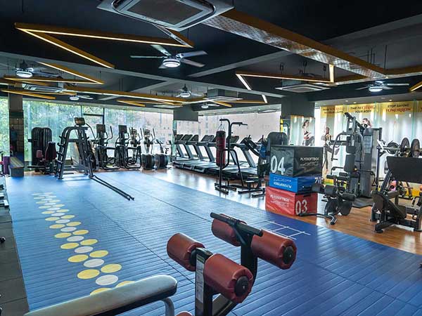 Huge Cardio Center